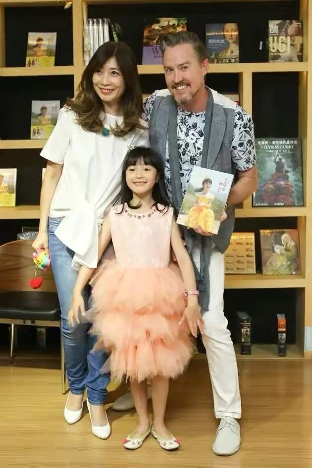 夏克立|已有340天没见夏天,夏克立发文控诉前妻,晒父女合照让人心疼