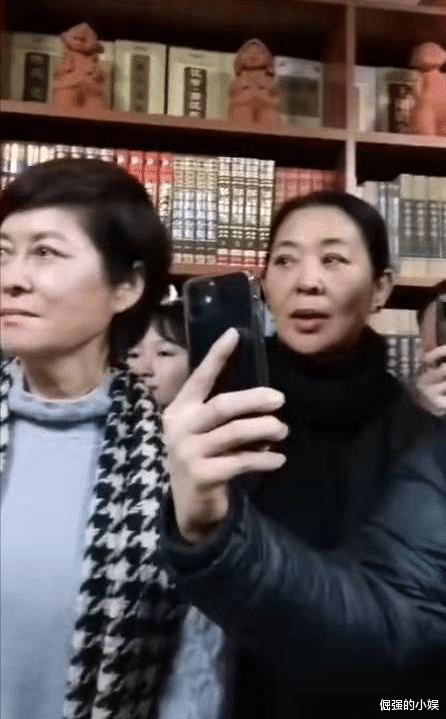 杨澜|倪萍、杨澜、敬一丹，何必趟这种浑水，参加塑像揭幕仪式，全程黑脸