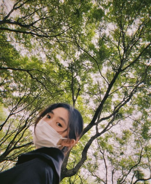 刘浩存|刘浩存晒春日随拍,登上热搜遭网友吐槽,评论区全是冷嘲热讽