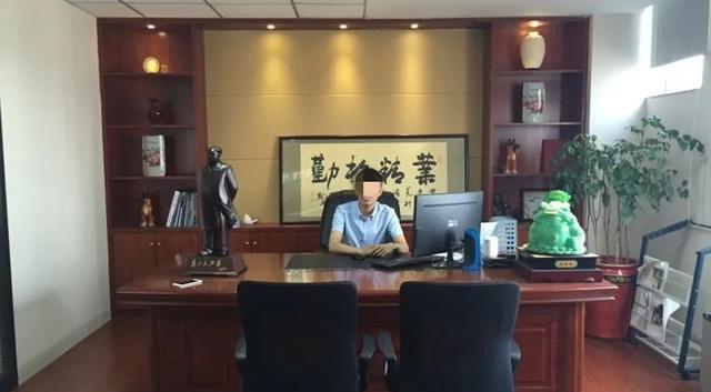 案例：丈夫疑心妻子出轨，在床头安装摄像头后崩溃