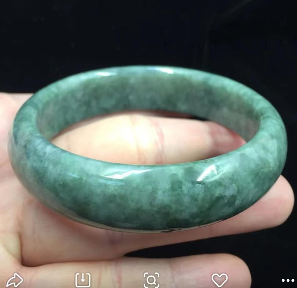 翡翠|克价过万和克价百万.翡翠与和田玉哪个更值得收藏