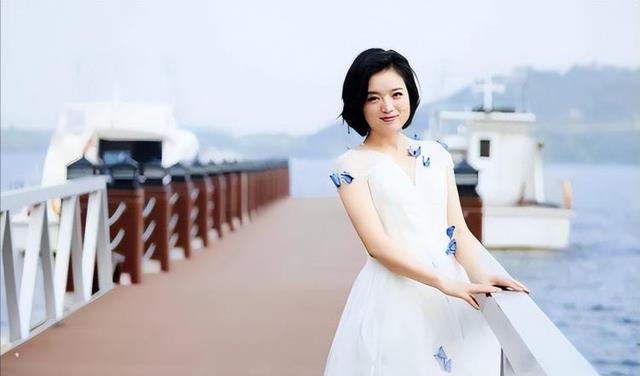 白雪|36岁娶大8岁白雪，开豪车住豪宅成人生赢家，原艺凭什么？