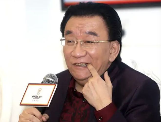 谭咏麟|人在做天在看：71岁找小三、为钱脸都不要，这些晚节不保的老演员到底咋了？