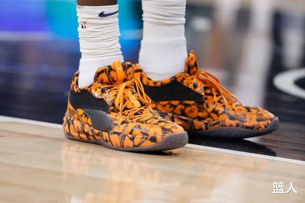 罗斯|NBA球员上脚：罗斯穿Yeezy洞洞鞋，安踏和匹克的球鞋都有！