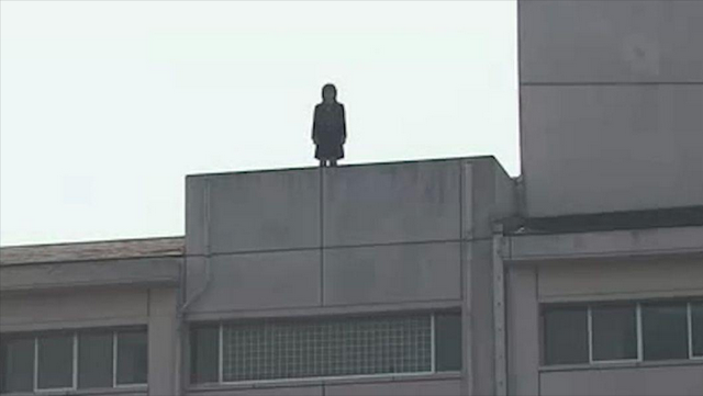 13年,广东老师丢钱怀疑女孩,女孩从4楼跳下证清白,结果如何?