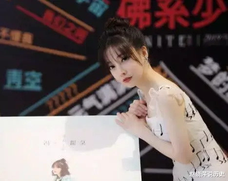 冯提莫|无美颜无滤镜下的冯提莫，看到真实容颜后：被骗了这么多年