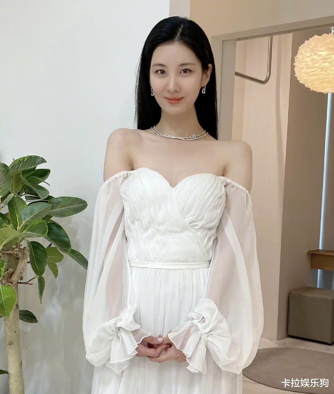 林允儿|二代女团少女时代再聚首，林允儿徐贤美女贴贴，但和模特一比太low