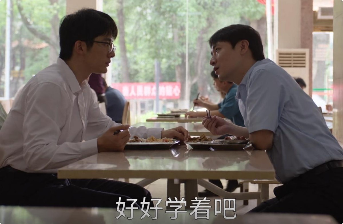 黄澄澄|从《风吹半夏》到《县委大院》，“换脸式”演技出圈，黄澄澄大火