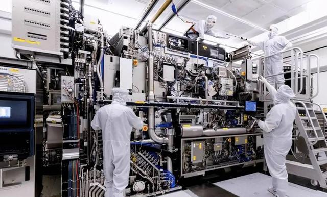台积电|台积电低头了，ASML“顶压”向中继续出货