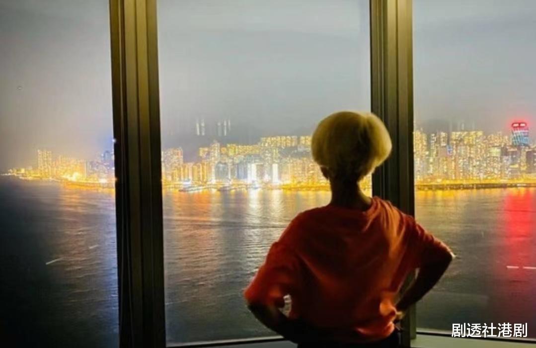 陈曼娜|奢华!香港知名老戏骨飞美国探亲享天伦之乐,更晒多张别墅内部照