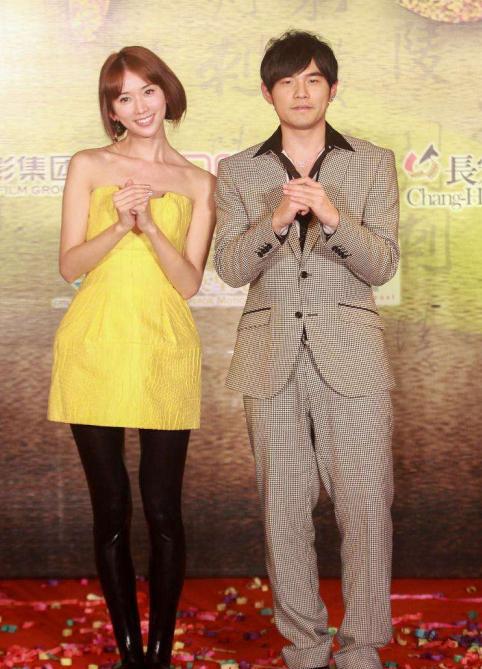 周杰伦|周杰伦身高多少？与4个明星同框暴露真实身高