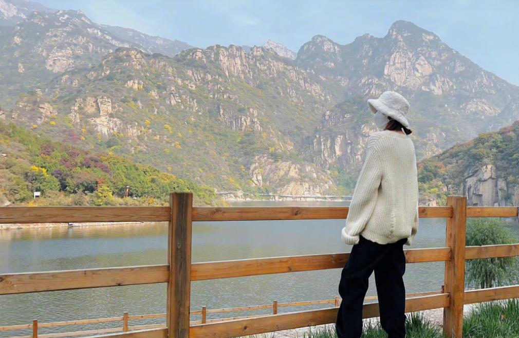 唐艺昕|唐艺昕发博晒上班下班五宫格随拍!摄影师是不是张若昀?