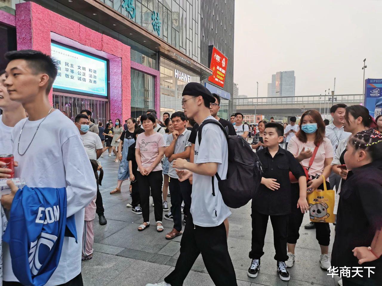 大学生|好不容易供出个大学生，谁知毕业就失业，压根没有什么企业招聘