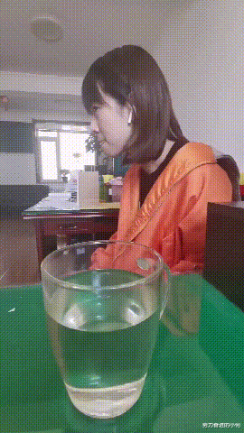 Java|“将大众车标扣下来清洗，却发现里面有个蛋黄般的东西...”这是什么啊？