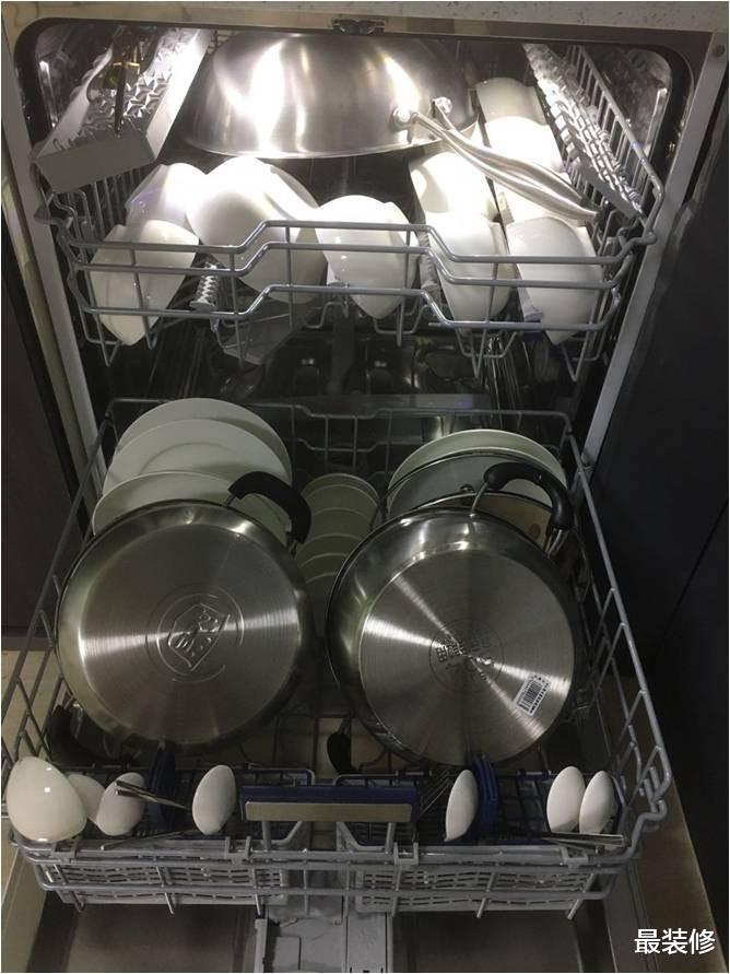 “脑洞大开”的5个厨房设计,不按套路出牌,却精准解决家居痛点