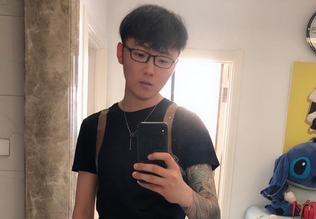 调侃“被打女子”的网红小样,双平台账号,均被封禁,网友:漂亮