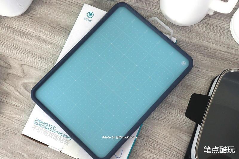 硅胶四件铲锅不粘,双面砧板生熟分离,这两套知吾煮厨具是真的香