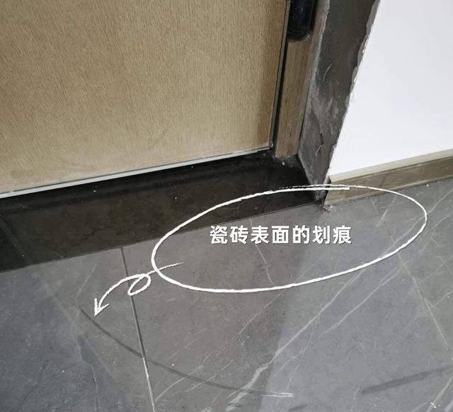 瓷砖和木地板有什么区别？售货员：穷人才做选择，有钱人两个都要