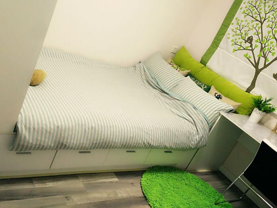 头一次见到餐厅还安卡座的,太时尚了!邻居都快把我家门给推烂了