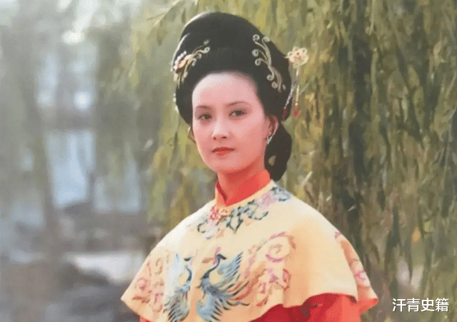 贾琏|四个穷小子求王熙凤给工作，为何唯一一个送礼的人得到最差的工作