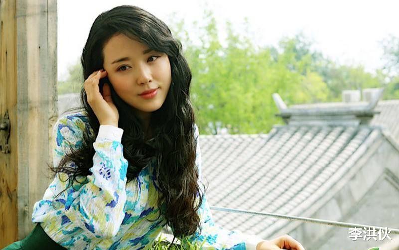 颜丹晨|女星颜丹晨晒孕妇照庆生，44岁高龄产妇状态超好，老公至今很神秘