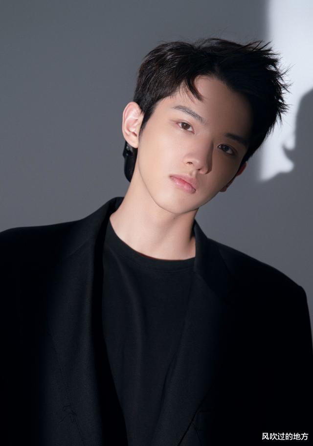 镜双城|《镜双城》的炎汐，在《玉骨遥》演肖战弟弟，还是新版仙剑的唐钰