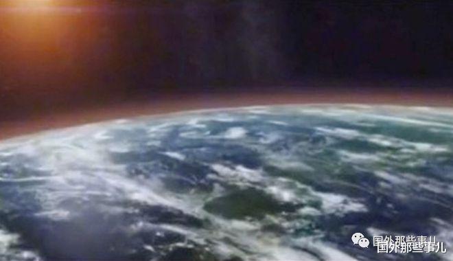 男子自称是穿越者,称2023年地球内部将发现新世界,出现巨大生物