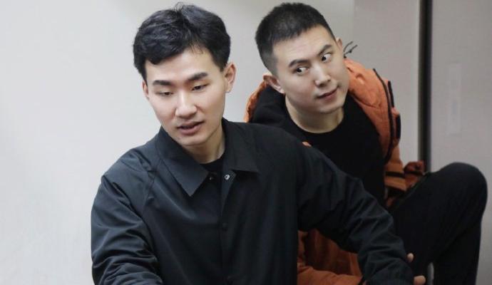 德云社|德云社合作伙伴发文,晒郭德纲、陶阳排练视频,却被陶阳动作抢镜