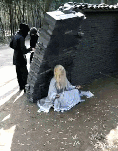“又是赔钱白干的一天啊！”有人说小车要负全责，诸位怎么看？哈哈哈