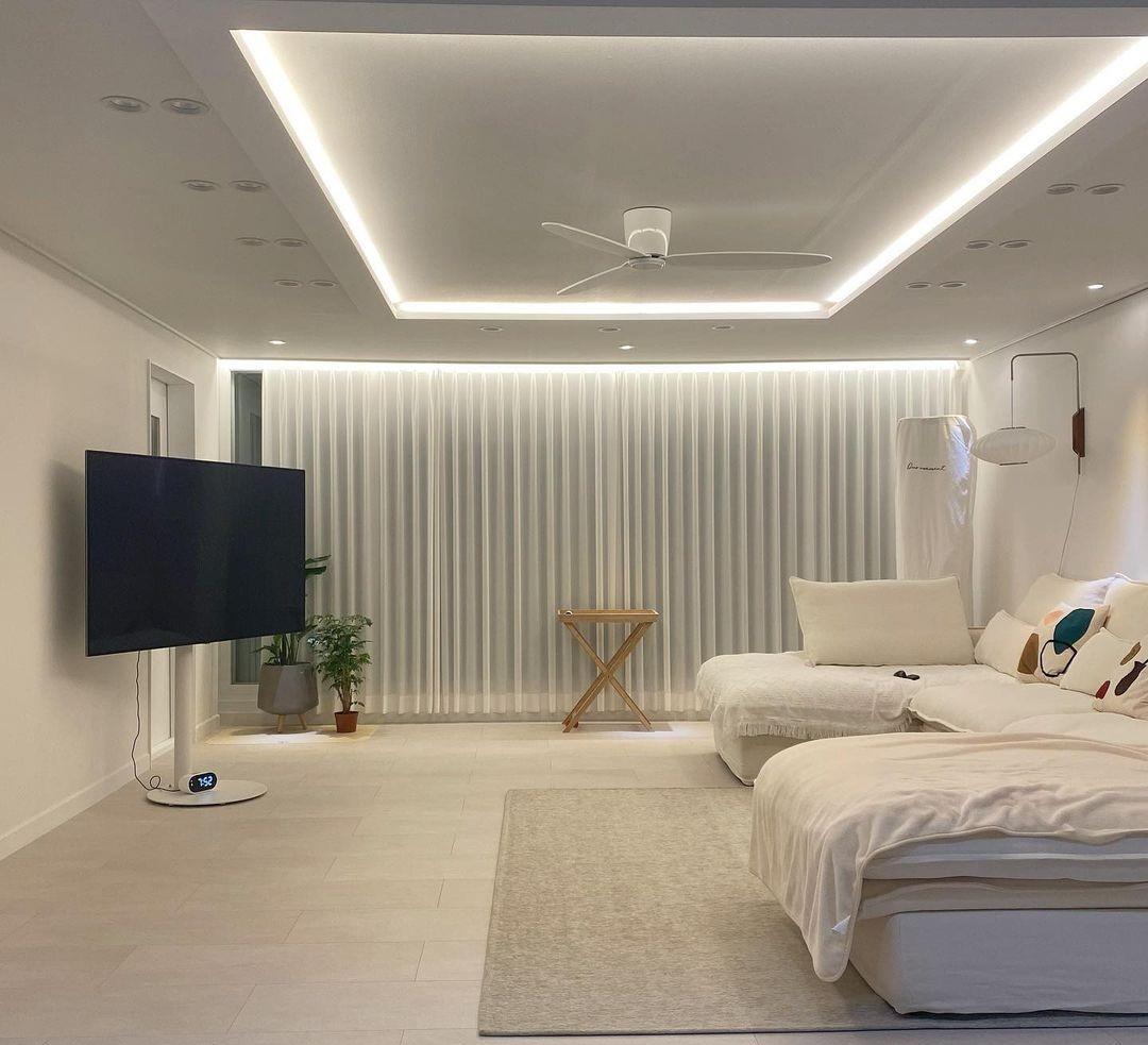 果然客厅大就是任性,一地多用,不仅是健身房,还能在这露营!