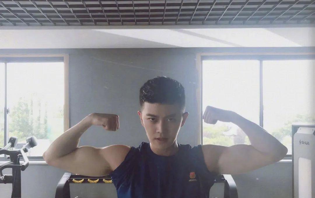 |小八卦，任嘉伦，胡先煦，Angelababy，江疏影彭昱畅，袁冰妍