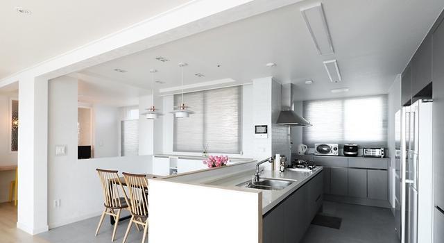 我想有个温暖的家,不求富贵、房子多大,像这家这样简单幸福就好