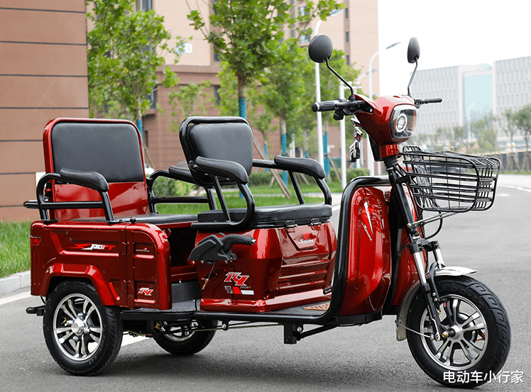 盘点老年人最爱的几类代步车,操作都很简单,哪个更“适老化”?