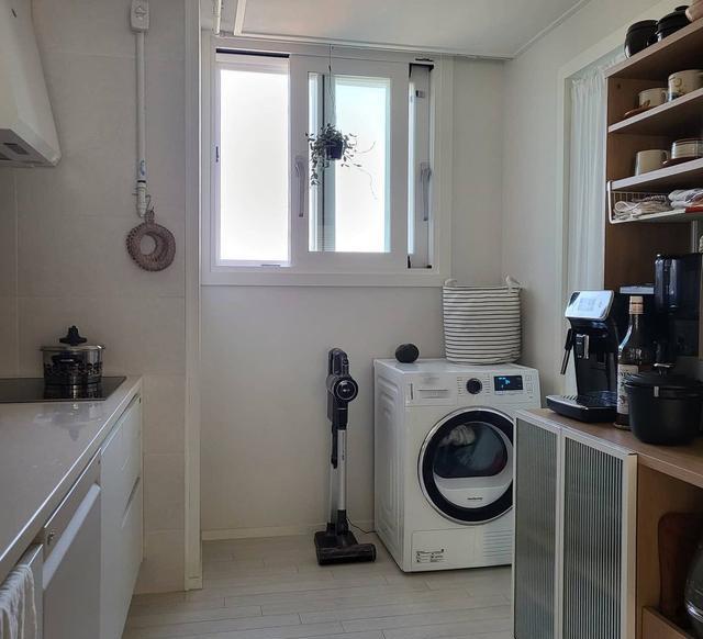 不追求花里胡哨,客厅丢掉茶几、电视柜,100入住5年,宽敞舒适