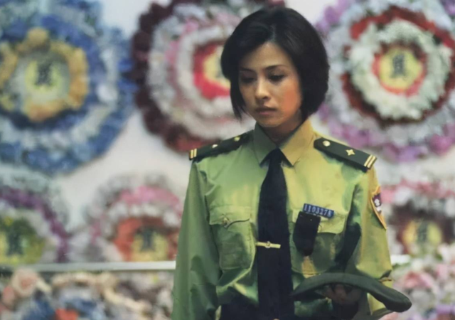 任长霞|“穿着暴露”就别演女警,这5位女星告诉你,教养是刻在骨子里的