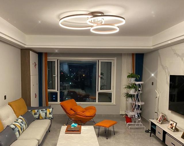 第三套房子装修,客厅采取了5不装,真的很实用,越住越舒服