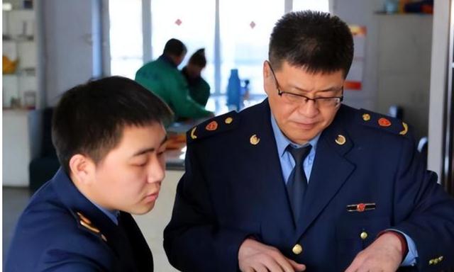 “下班也别喝酒了”!公务员迎来“禁酒令”,网友对此支持不已