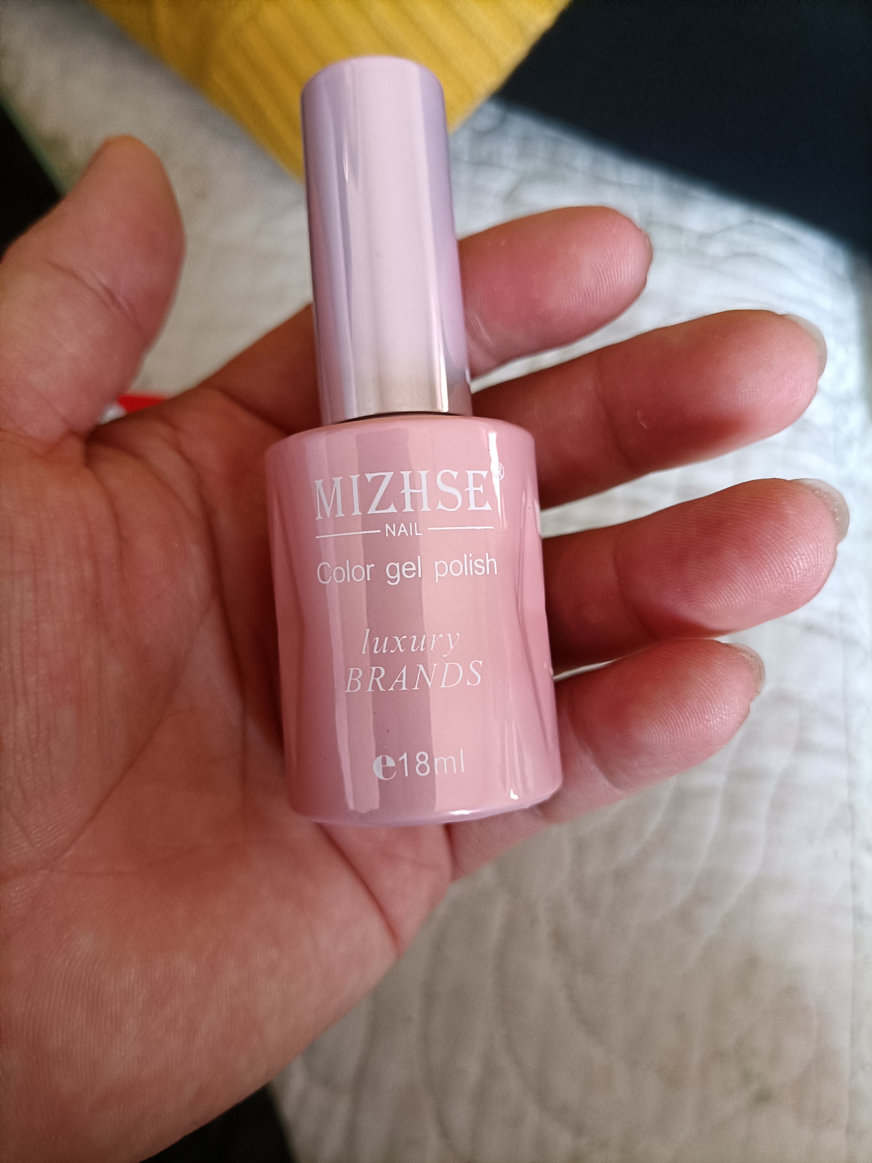 发型 去美甲店做美甲价格高?学会在家自己做,一次的钱可以做很多次了。