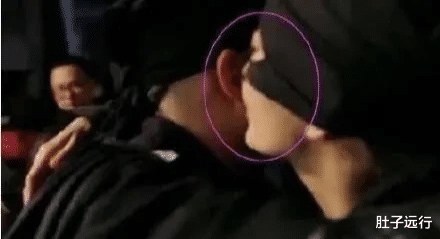 包贝尔|包贝尔老婆探班走后，王鸥一把将包贝尔揽入怀中亲了一下