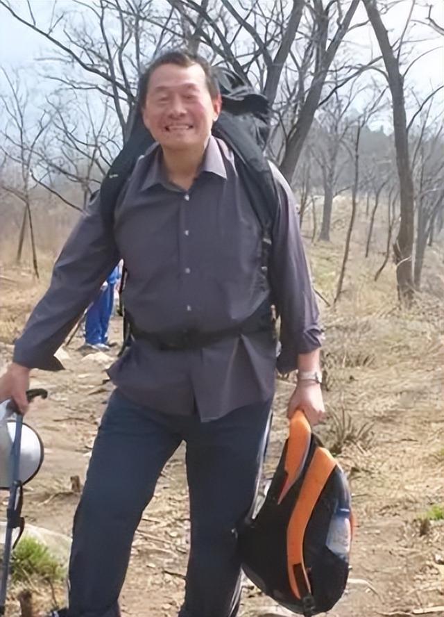 14年前,北京教师爬山时离奇失踪,搜救队找到一纸条引发无数猜想