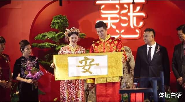 陈冠希|隆重！张常宁回门宴不输婚礼，50岁美艳婆婆亮相，岳母喂女婿汤圆