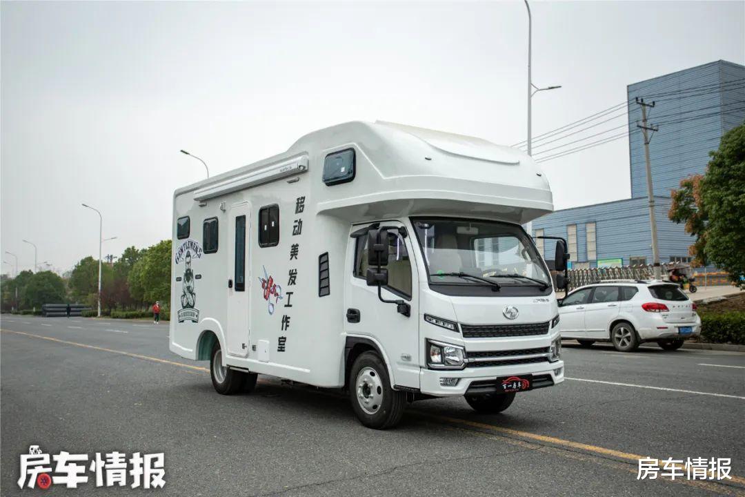 房车 23.8万圆你创业旅行梦！有两张床能洗澡，重点是到哪都能开门营业