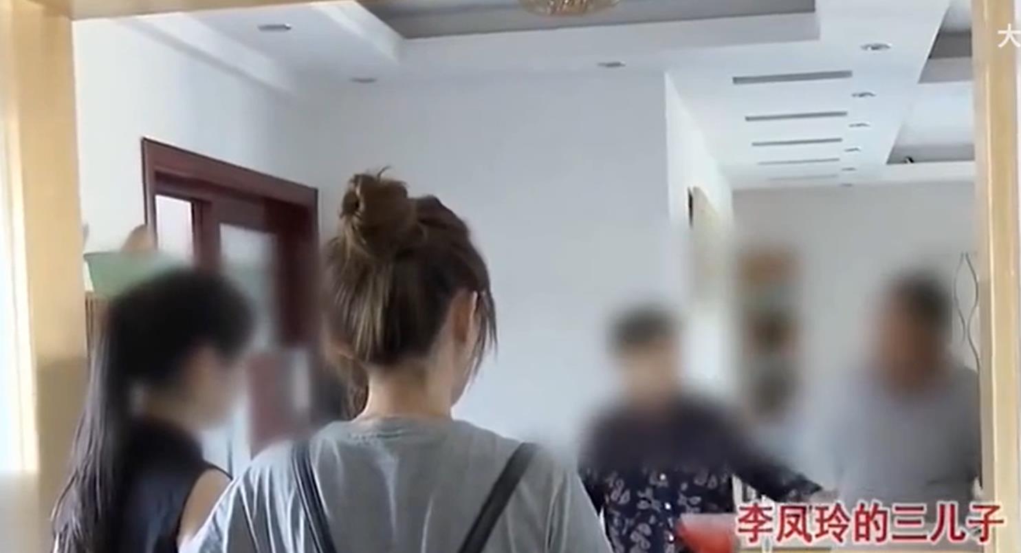 湖南女版\巨婴\:啃老24年不上班,94岁老母摔断腿仍为她洗衣做饭