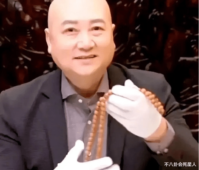 吴彤|娱乐圈明星,正在靠“贩卖情怀”赚得盆满钵满