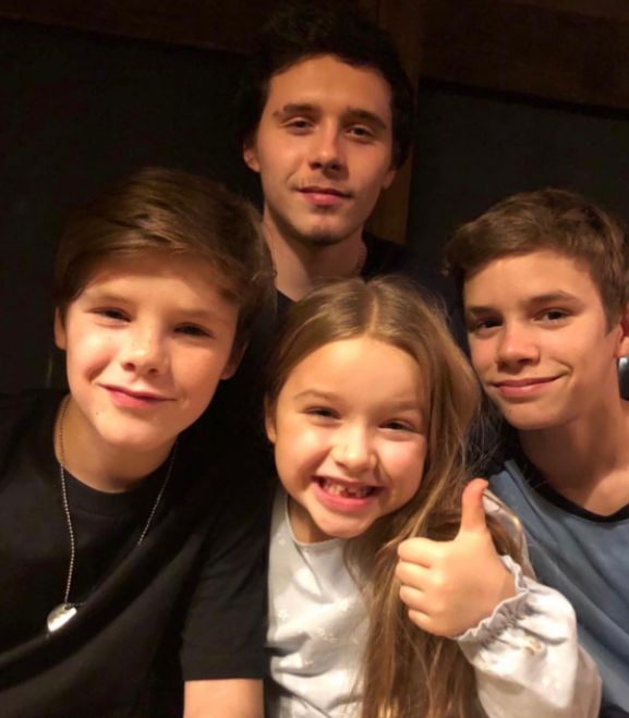 哈珀·贝克汉姆|贝家小七：从嘟嘴萌娃长成漂亮小公主，被父亲和3个哥哥宠上天了