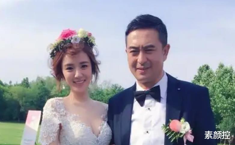 张嘉益|张嘉译7000万买别墅，记者问杜珺：你后悔离婚吗？杜珺：别提他