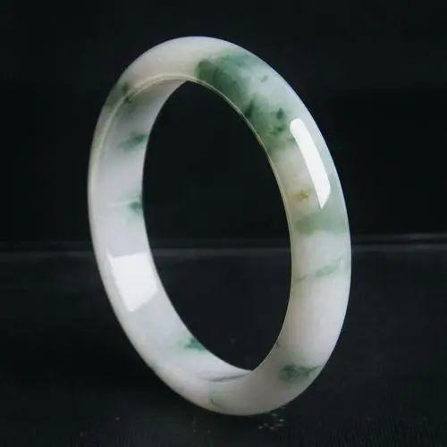 翡翠|三十而立,四十而不惑,不同年龄佩戴翡翠也有不同的寓意!