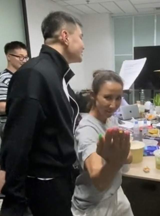 李沁|48岁李玟素颜太苍老!皱纹如树皮似古稀老人,大方回应无容貌焦虑