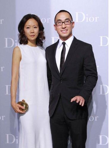 何猷龙|真正好命的香港豪门儿媳，只生一女便封肚，富豪老公恋家无绯闻