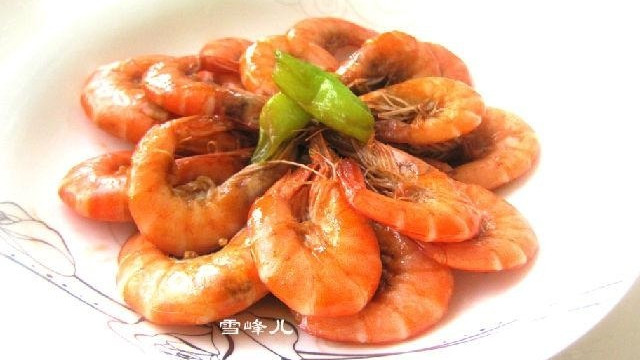 豆腐|新鲜海鲜上市，简简单单做个味道鲜美的爆炒海虾